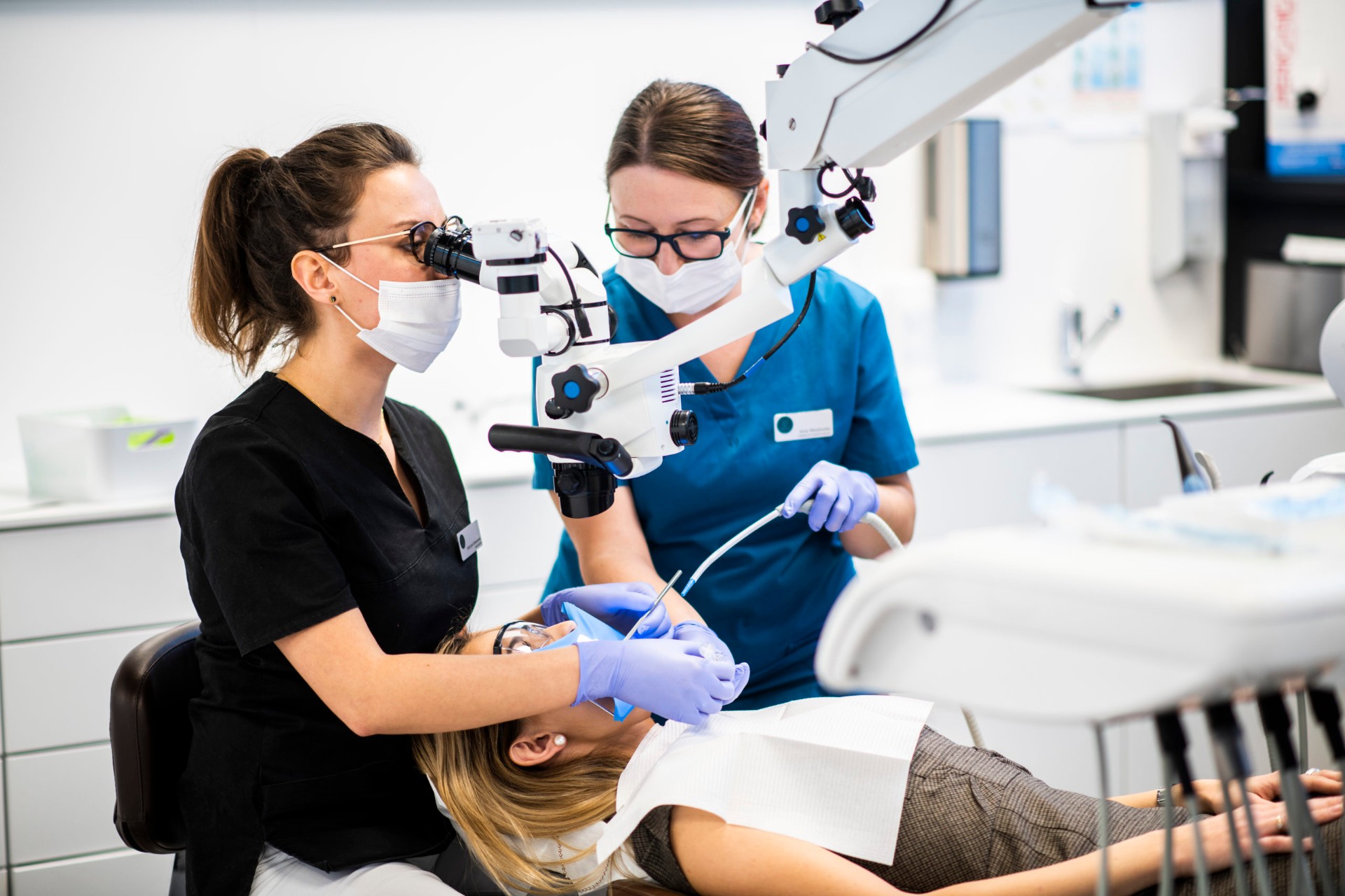 Leczenie w powiększeniu – Dentistica Toruń